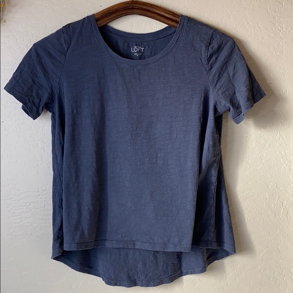LOFT Tops - 🔴5/$25🔴 Ann Taylor Cotton crewneck